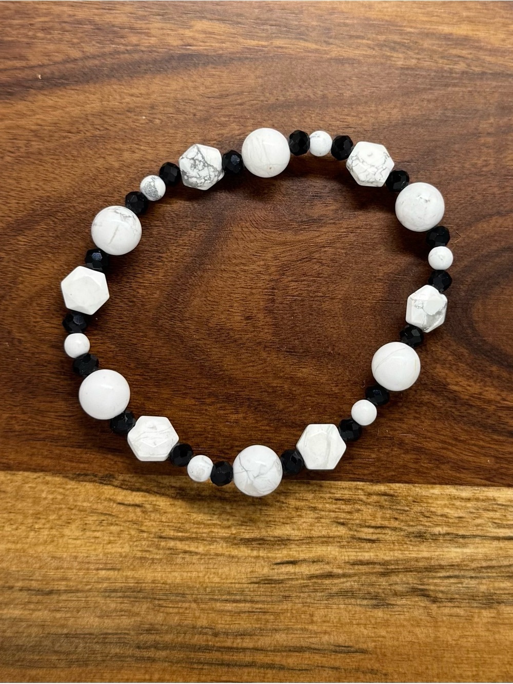 ✨ Handmade White Howlite Stretch Bracelet ✨